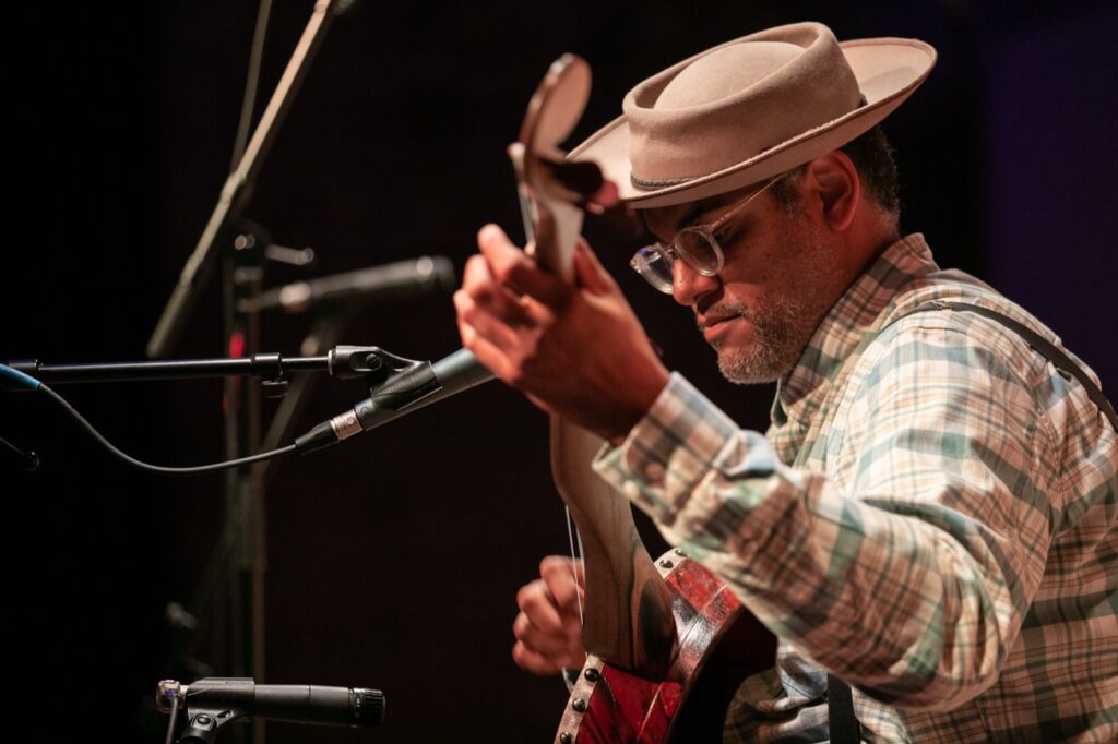 Dom Flemons concert at Capricorn